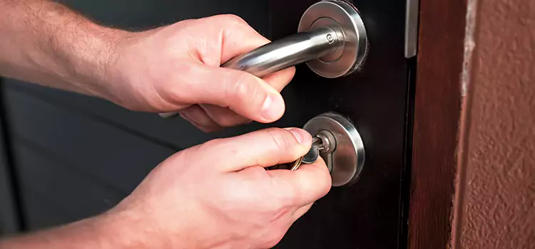 Door Closer Repair & Installation Gloucester
